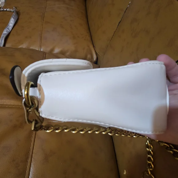 Gucci White GG Marmont Quilted Shoulder Bag - Picture 4 of 14